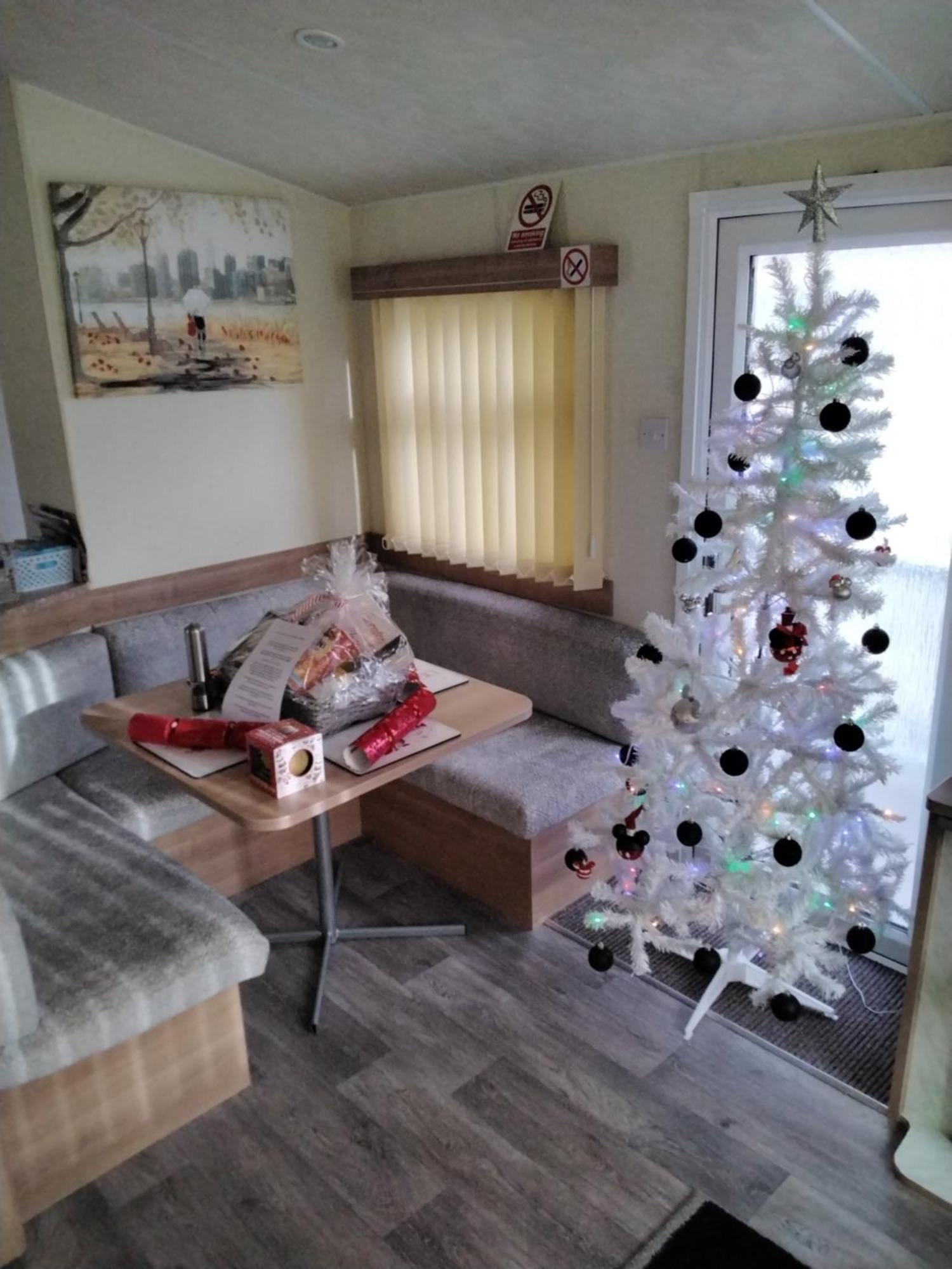 19 Laurel Close Highly Recommended 6 Berth Holiday Home With Hot Tub In Prime Location Tattershall Ngoại thất bức ảnh